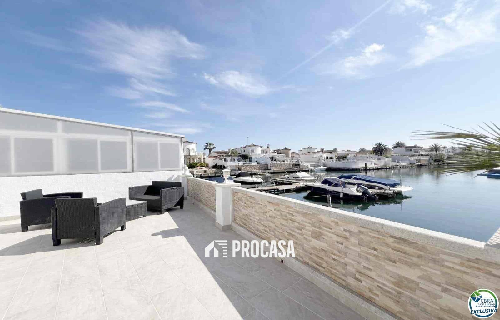 3 chambre Villa/Maison à vendre à Empuriabrava avec garage - 599 900 € (Ref: 8951193)