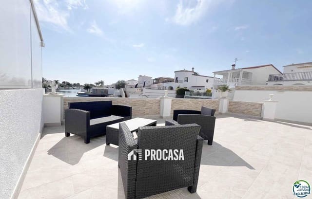 3 slaapkamer Villa te koop in Empuriabrava, Castelló d'Empúries met garage - € 599.900 (Ref: 8951193)