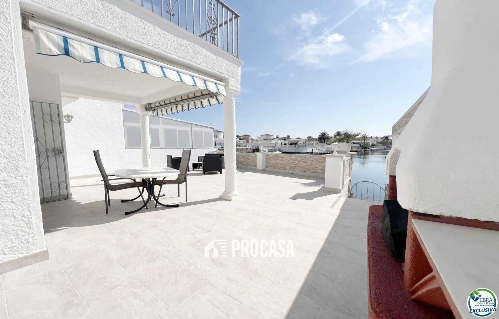 3 chambre Villa/Maison à vendre à Empuriabrava avec garage - 599 900 € (Ref: 8951193)