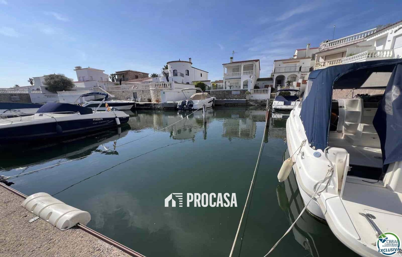 3 chambre Villa/Maison à vendre à Empuriabrava avec garage - 599 900 € (Ref: 8951193)