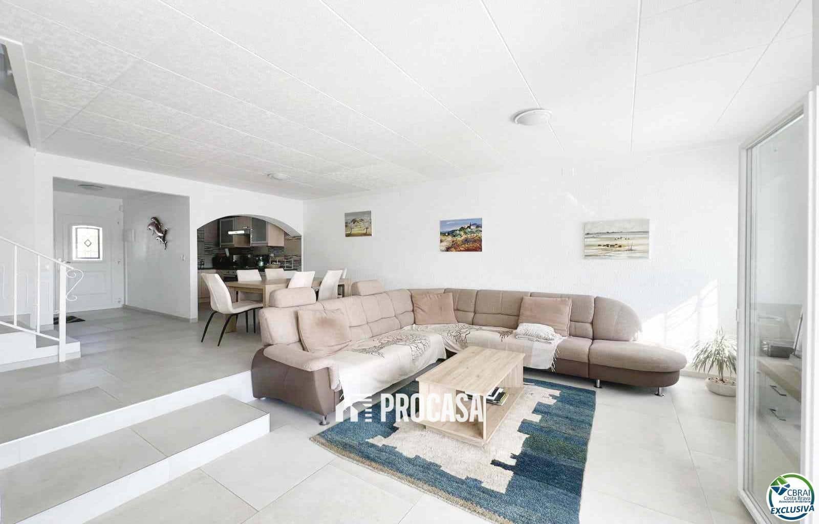 3 chambre Villa/Maison à vendre à Empuriabrava avec garage - 599 900 € (Ref: 8951193)
