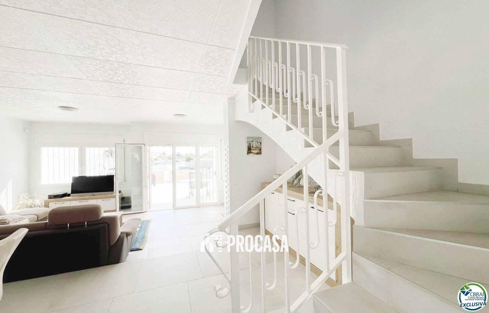 3 chambre Villa/Maison à vendre à Empuriabrava avec garage - 599 900 € (Ref: 8951193)