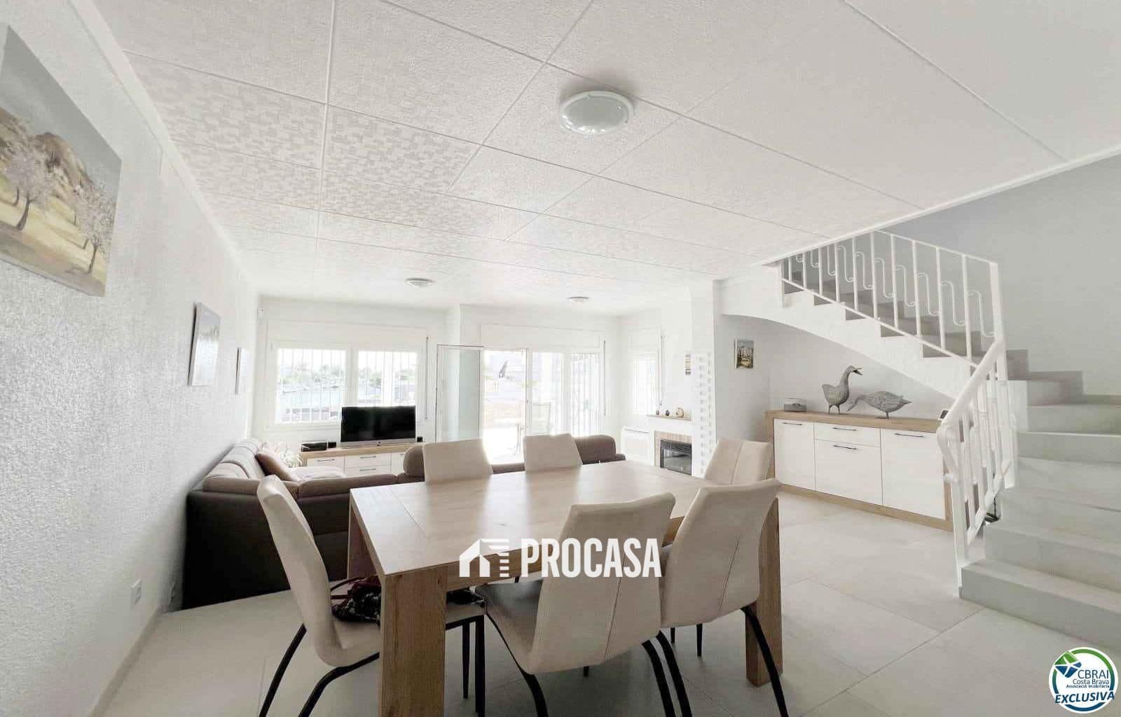 3 chambre Villa/Maison à vendre à Empuriabrava avec garage - 599 900 € (Ref: 8951193)