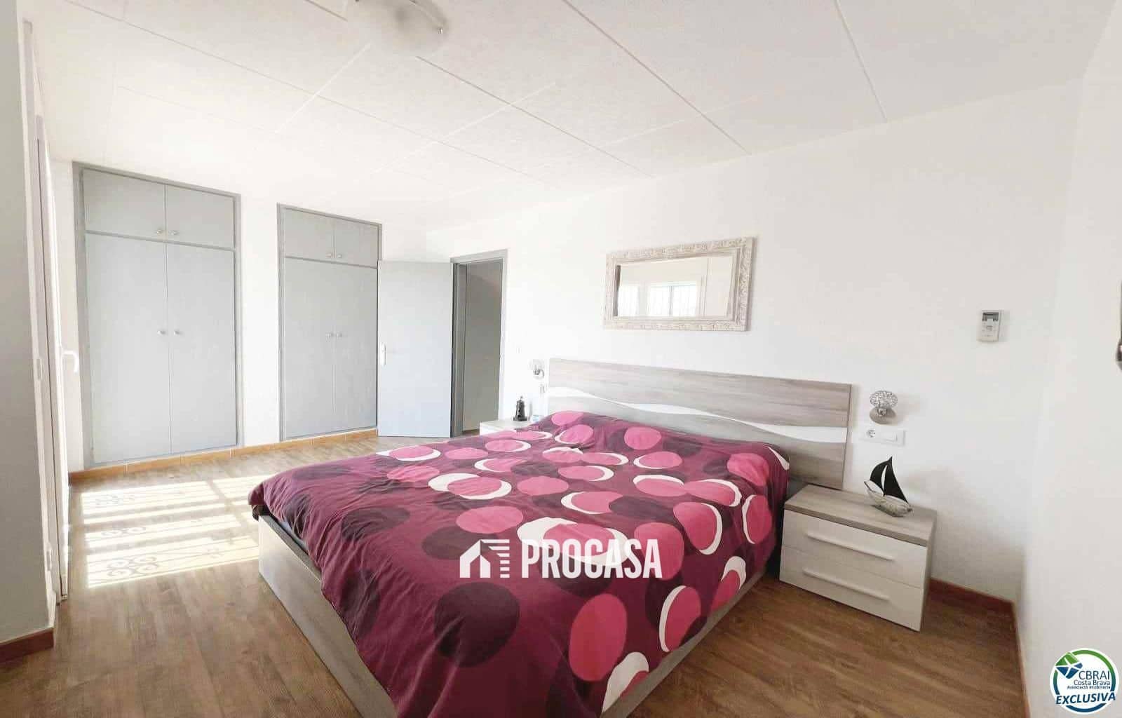 3 chambre Villa/Maison à vendre à Empuriabrava avec garage - 599 900 € (Ref: 8951193)