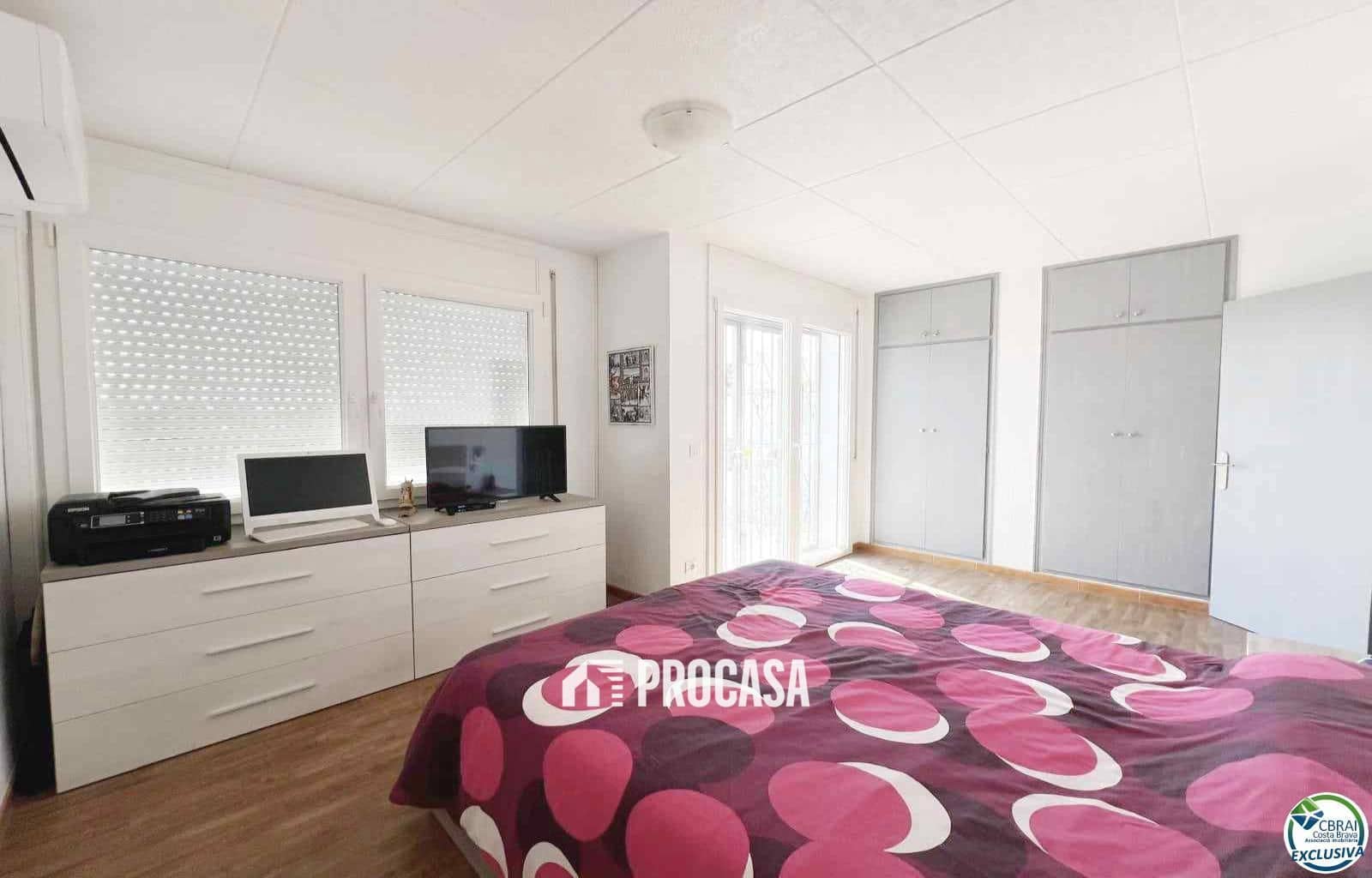 3 chambre Villa/Maison à vendre à Empuriabrava avec garage - 599 900 € (Ref: 8951193)