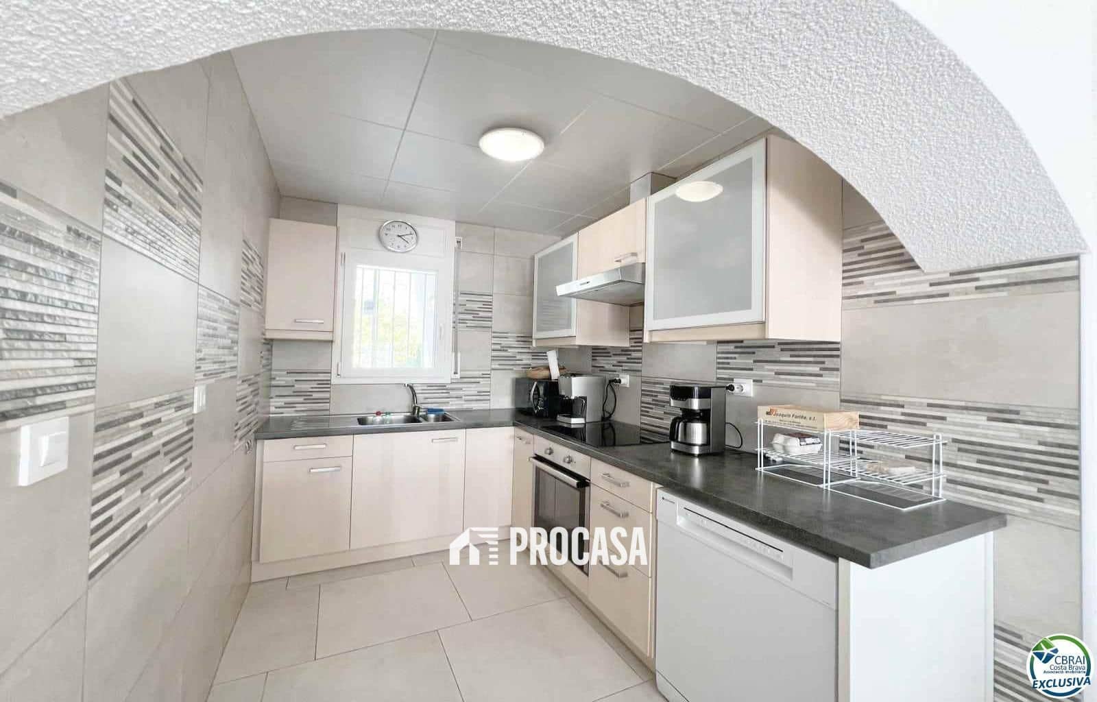 3 chambre Villa/Maison à vendre à Empuriabrava avec garage - 599 900 € (Ref: 8951193)