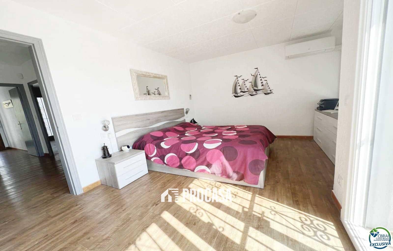 3 chambre Villa/Maison à vendre à Empuriabrava avec garage - 599 900 € (Ref: 8951193)