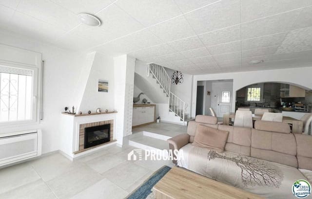 3 slaapkamer Villa te koop in Empuriabrava, Castelló d'Empúries met garage - € 599.900 (Ref: 8951193)