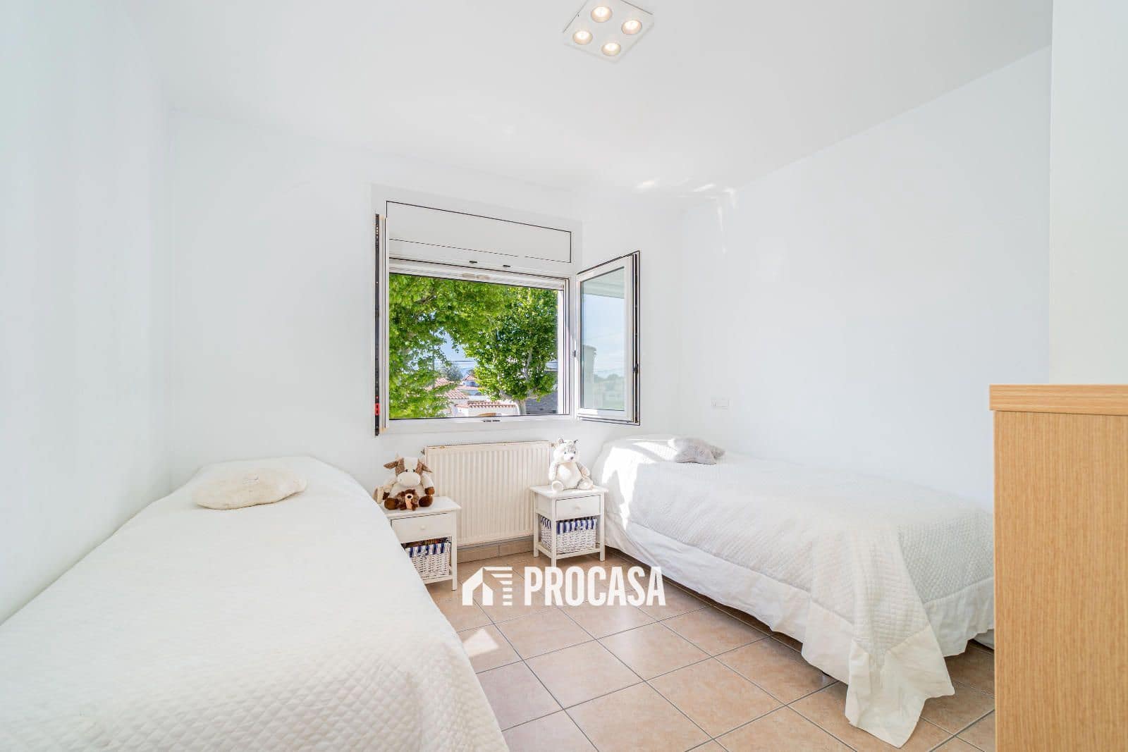 6 slaapkamer Villa te koop in Empuriabrava met zwembad garage - € 1.195.000 (Ref: 8960678)