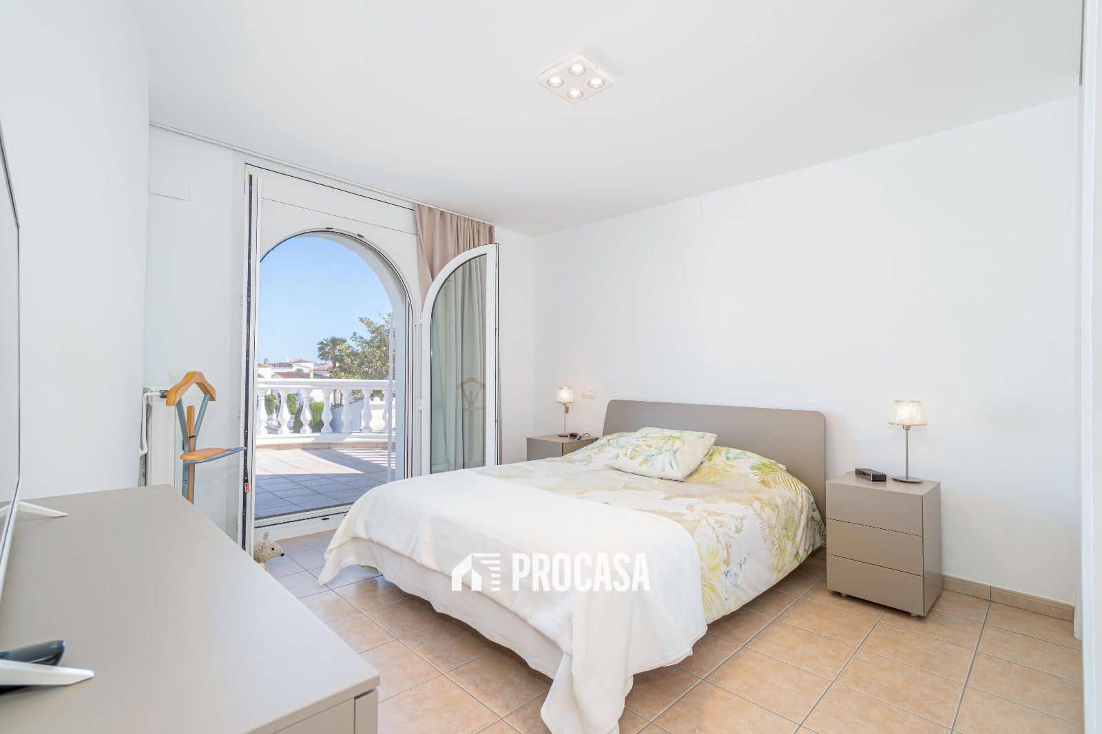 6 slaapkamer Villa te koop in Empuriabrava met zwembad garage - € 1.195.000 (Ref: 8960678)