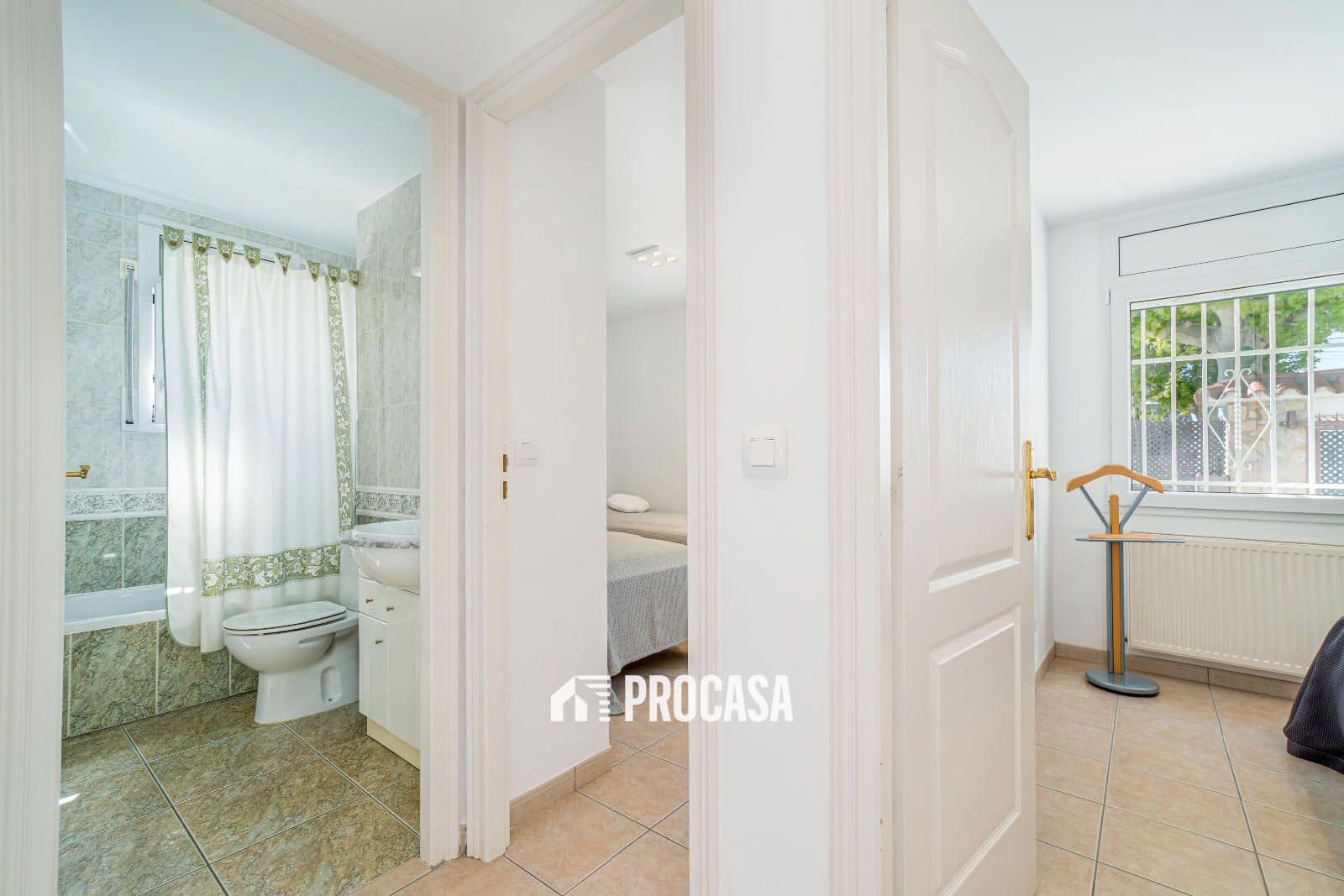 6 slaapkamer Villa te koop in Empuriabrava met zwembad garage - € 1.195.000 (Ref: 8960678)