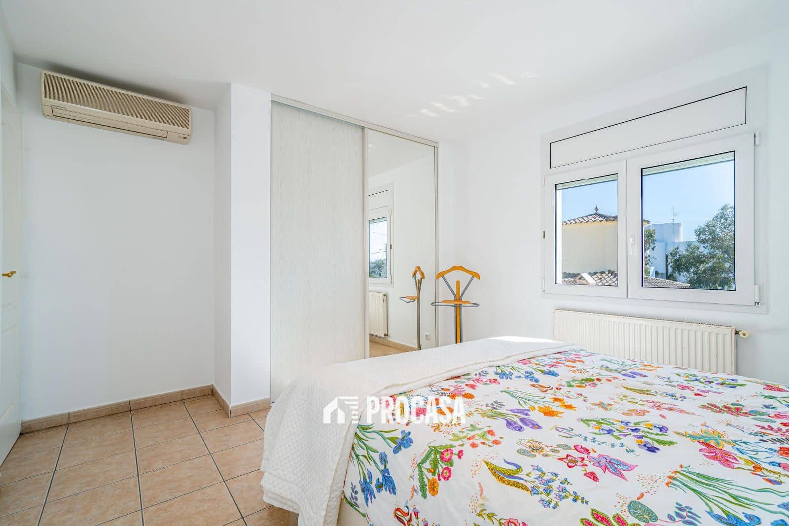 6 slaapkamer Villa te koop in Empuriabrava met zwembad garage - € 1.195.000 (Ref: 8960678)