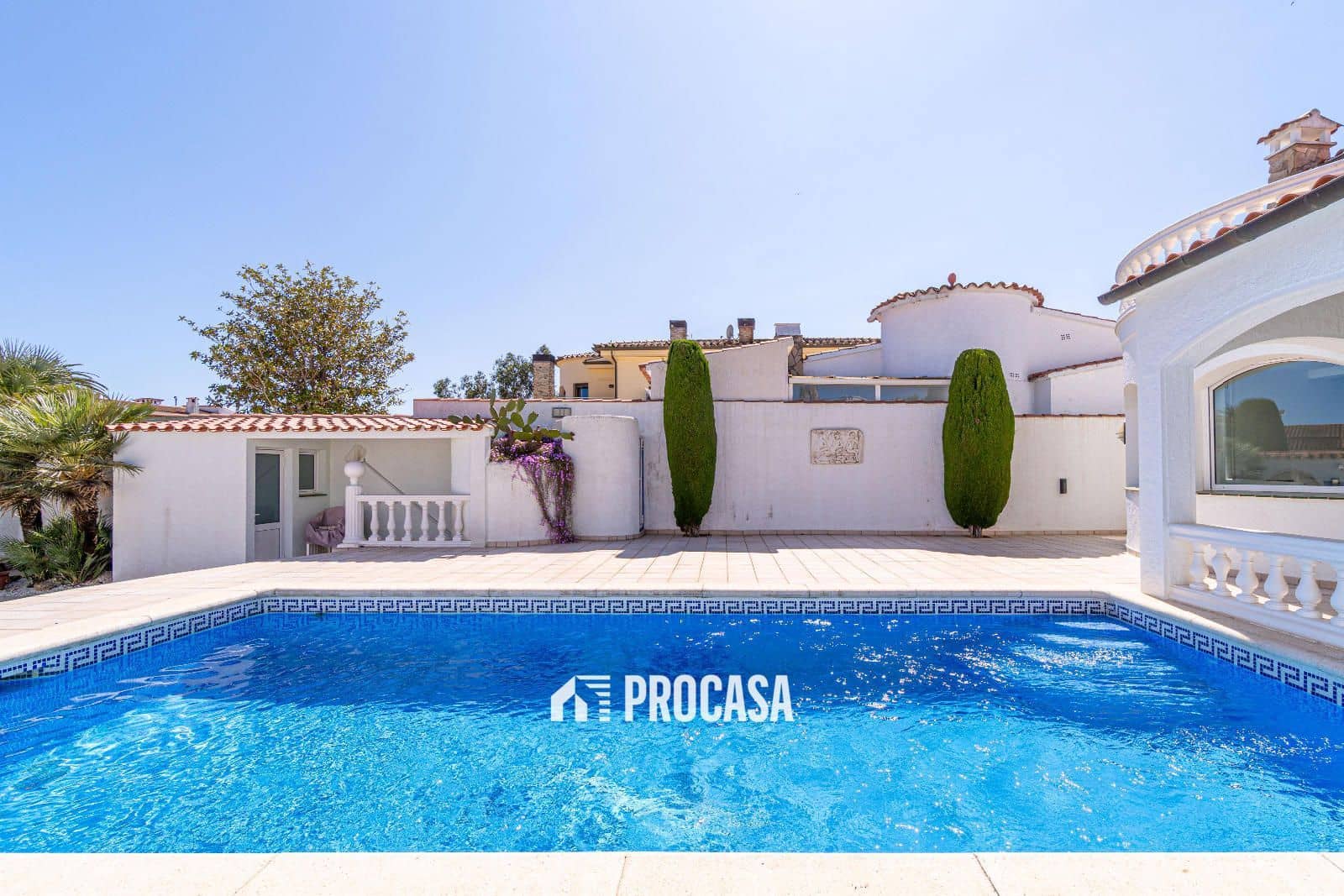 6 slaapkamer Villa te koop in Empuriabrava met zwembad garage - € 1.195.000 (Ref: 8960678)