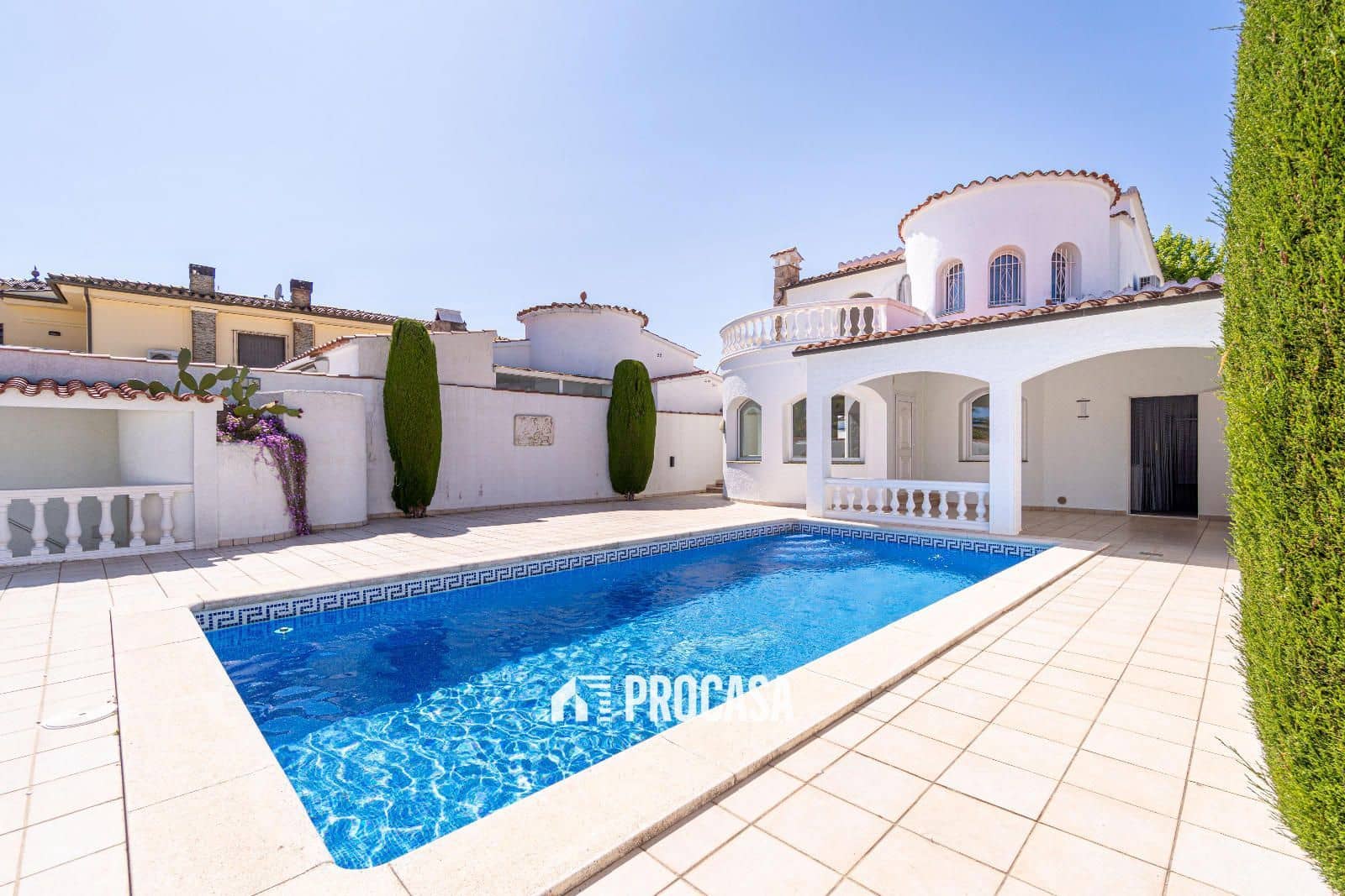 6 slaapkamer Villa te koop in Empuriabrava met zwembad garage - € 1.195.000 (Ref: 8960678)