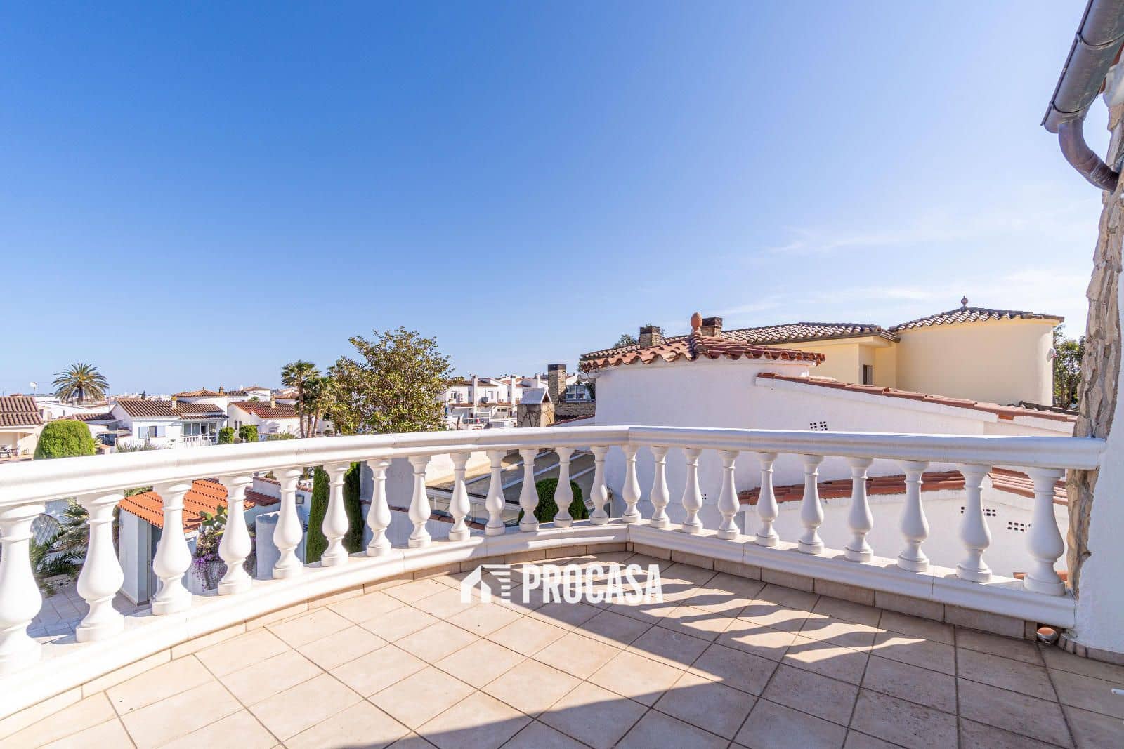 6 slaapkamer Villa te koop in Empuriabrava met zwembad garage - € 1.195.000 (Ref: 8960678)