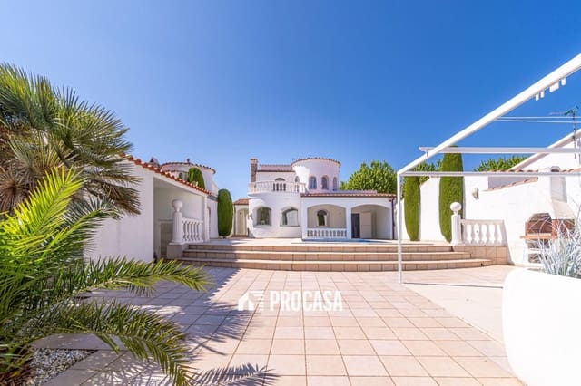 6 bedroom Villa for sale in Empuriabrava, Castelló d'Empúries with pool garage - € 1,195,000 (Ref: 8960678)