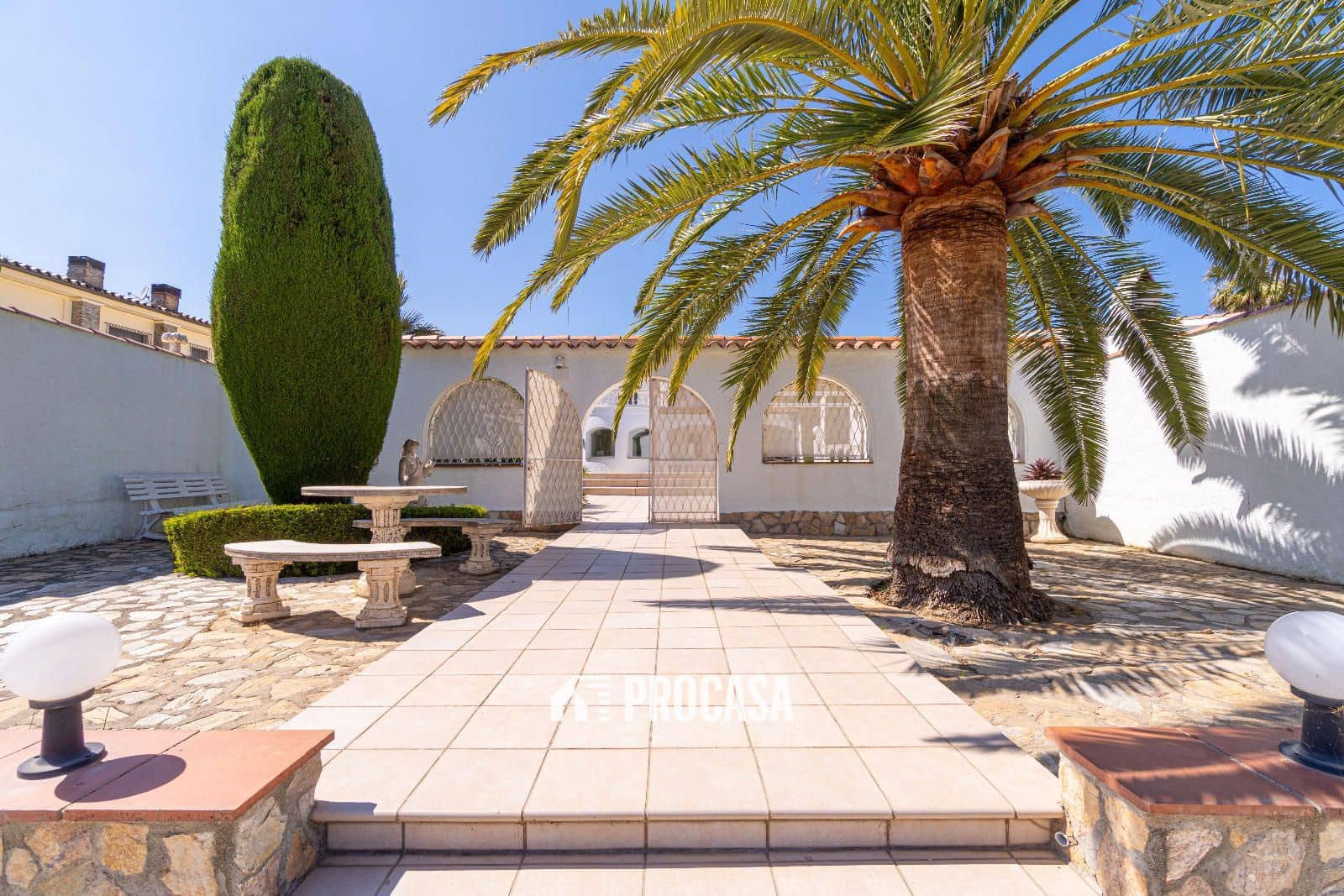 6 slaapkamer Villa te koop in Empuriabrava met zwembad garage - € 1.195.000 (Ref: 8960678)