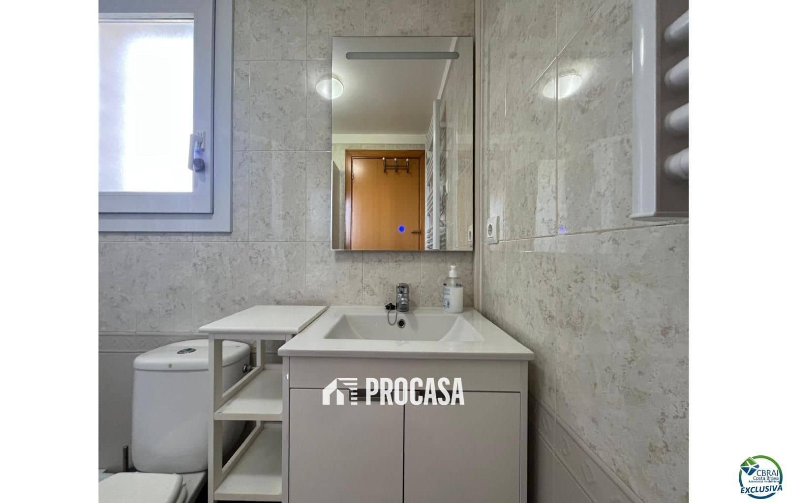 2 bedroom Flat for sale in Empuriabrava with garage - € 219,000 (Ref: 8966983)