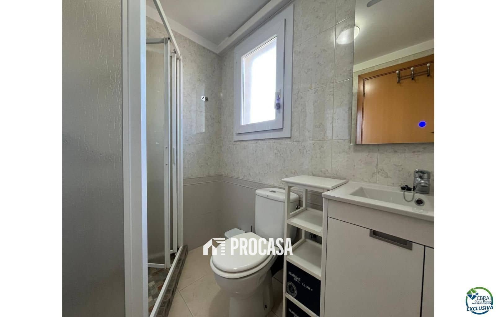 2 bedroom Flat for sale in Empuriabrava with garage - € 219,000 (Ref: 8966983)