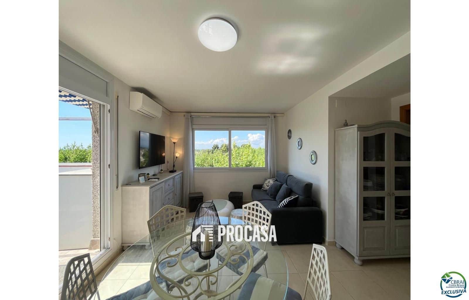 2 bedroom Flat for sale in Empuriabrava with garage - € 219,000 (Ref: 8966983)