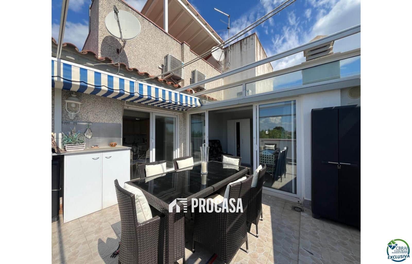 2 bedroom Flat for sale in Empuriabrava with garage - € 219,000 (Ref: 8966983)