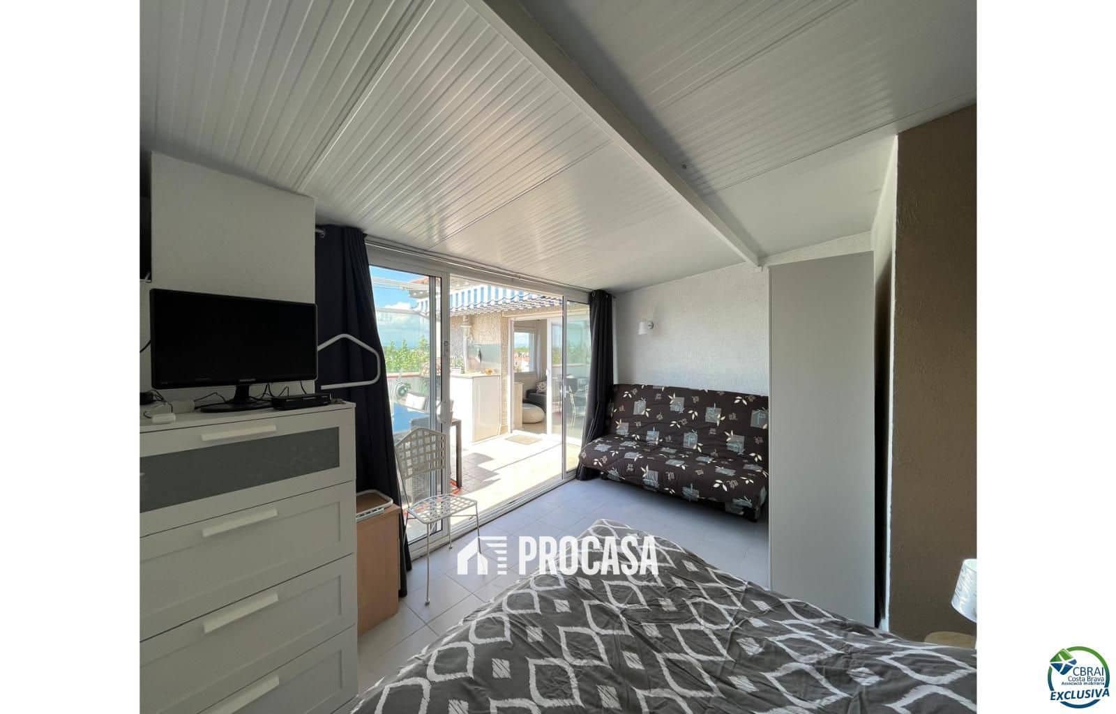 2 bedroom Flat for sale in Empuriabrava with garage - € 219,000 (Ref: 8966983)