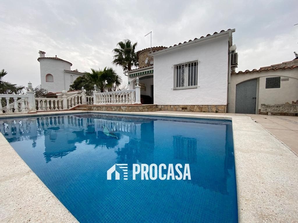 3 sovrum Villa till salu i Empuriabrava med pool - 1 490 000 € (Ref: 8969854)