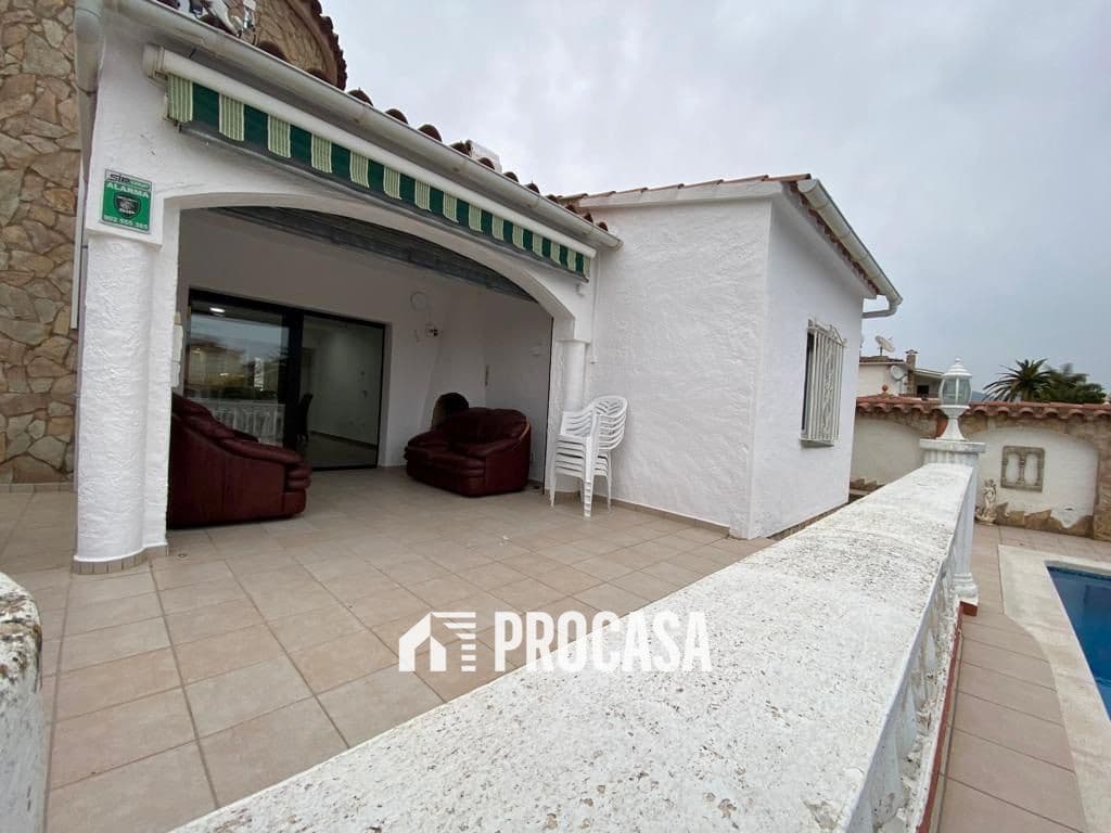 3 sovrum Villa till salu i Empuriabrava med pool - 1 490 000 € (Ref: 8969854)