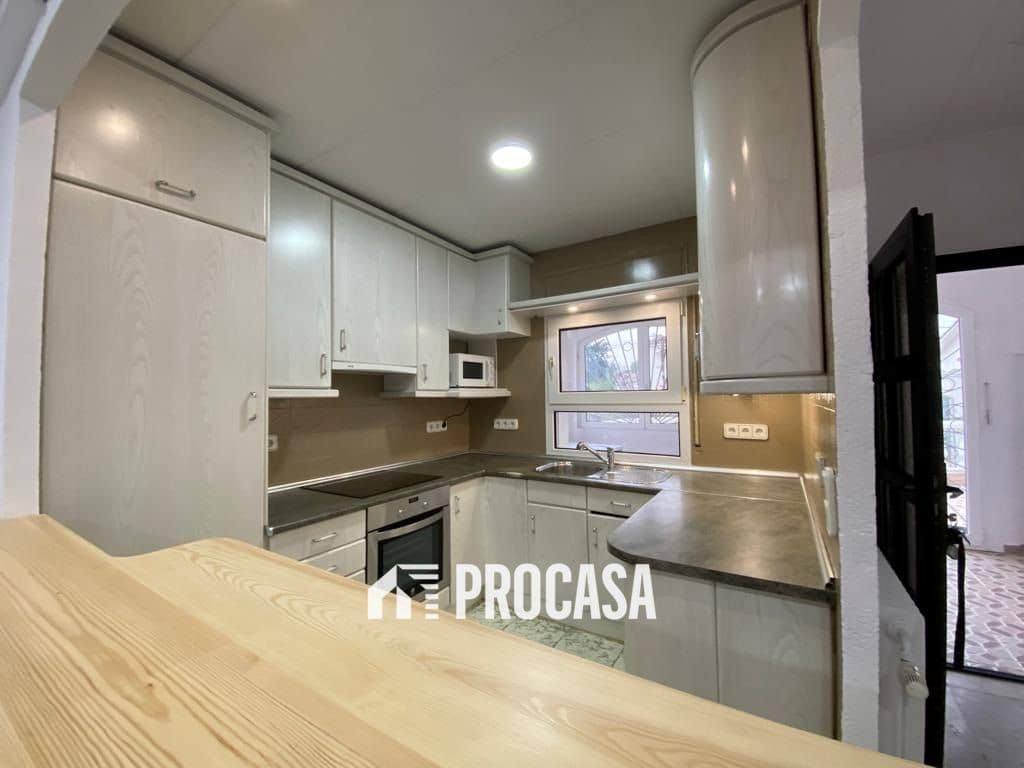 3 sovrum Villa till salu i Empuriabrava med pool - 1 490 000 € (Ref: 8969854)