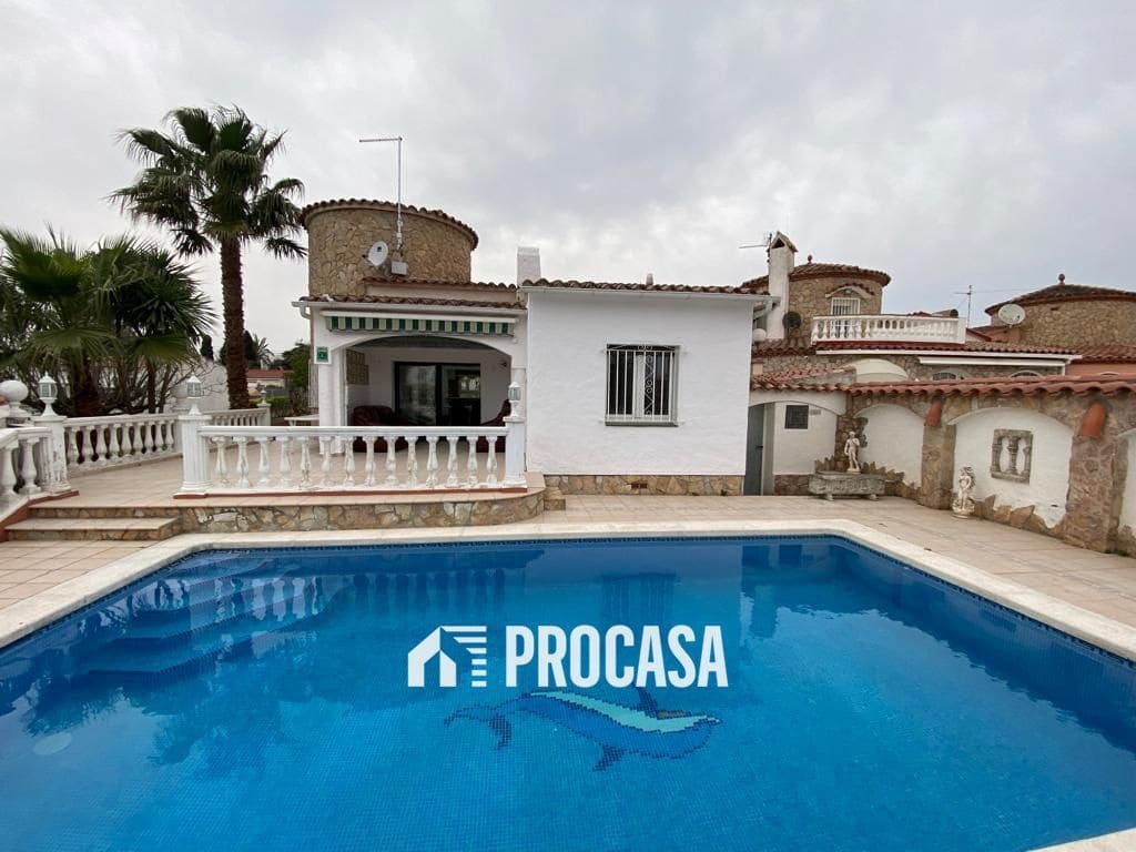 3 sovrum Villa till salu i Empuriabrava med pool - 1 490 000 € (Ref: 8969854)