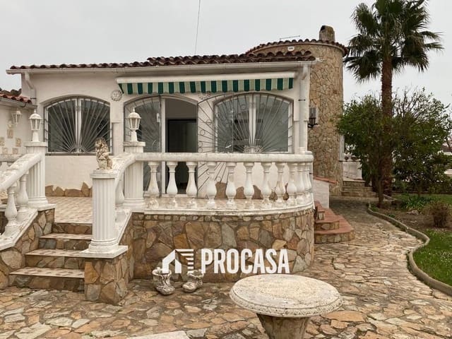 3 slaapkamer Villa te koop in Empuriabrava, Castelló d'Empúries met zwembad - € 1.490.000 (Ref: 8969854)