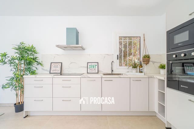 2 chambre Appartement à vendre à Santa Margarida, Roses - 279 000 € (Ref: 8980436)