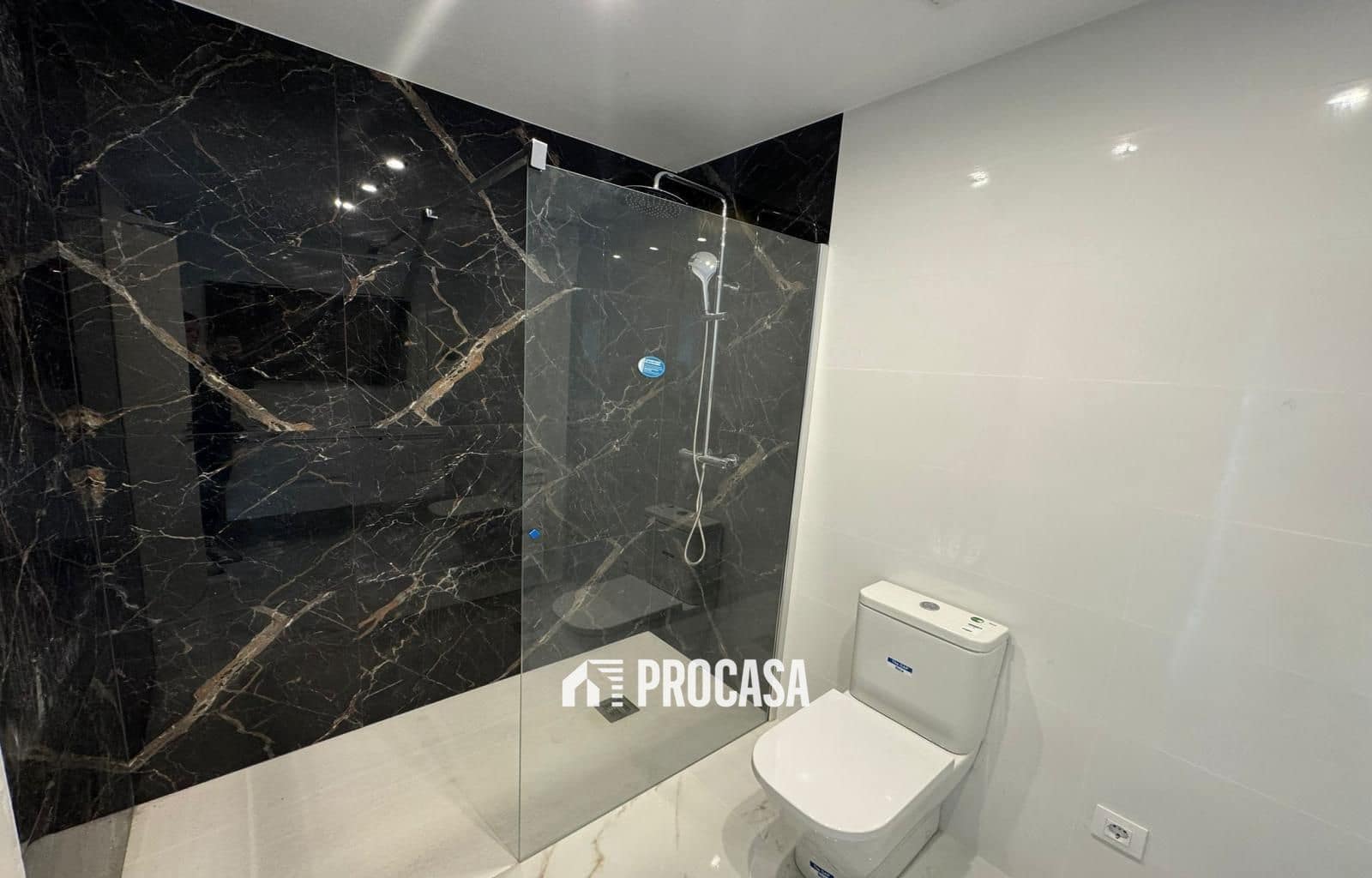 2 slaapkamer Villa te koop in Empuriabrava met garage - € 449.000 (Ref: 8981270)