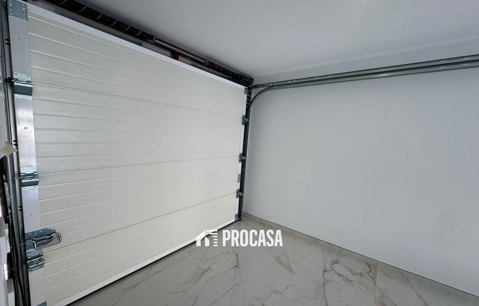 2 slaapkamer Villa te koop in Empuriabrava met garage - € 449.000 (Ref: 8981270)