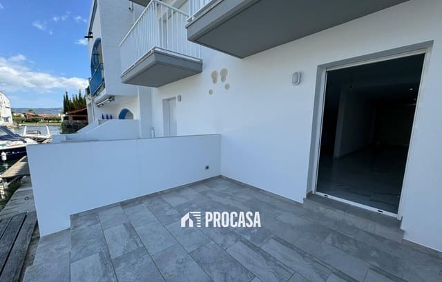 2 slaapkamer Villa te koop in Empuriabrava, Castelló d'Empúries met garage - € 449.000 (Ref: 8981270)