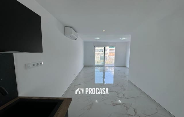 2 slaapkamer Villa te koop in Empuriabrava, Castelló d'Empúries met garage - € 449.000 (Ref: 8981270)