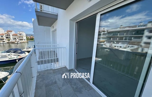 2 slaapkamer Villa te koop in Empuriabrava, Castelló d'Empúries met garage - € 449.000 (Ref: 8981270)
