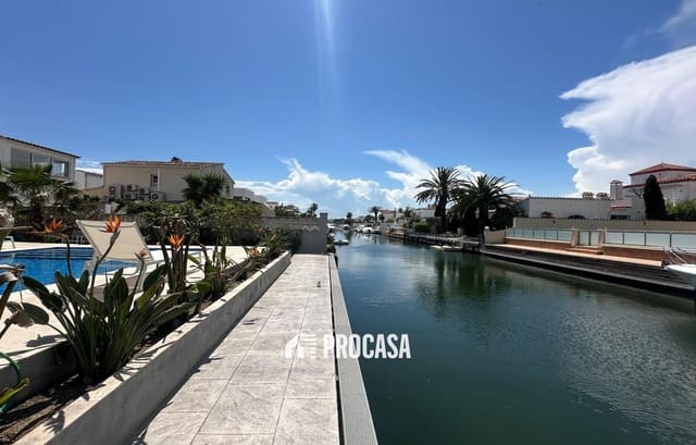 4 sovrum Villa till salu i Empuriabrava, Castelló d'Empúries med pool garage - 1 300 000 € (Ref: 8986361)