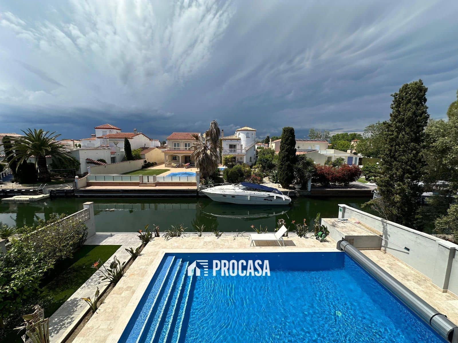 4 sypialnia Willa na sprzedaż w Empuriabrava z basenem garażem - 1 300 000 € (Ref: 8986361)