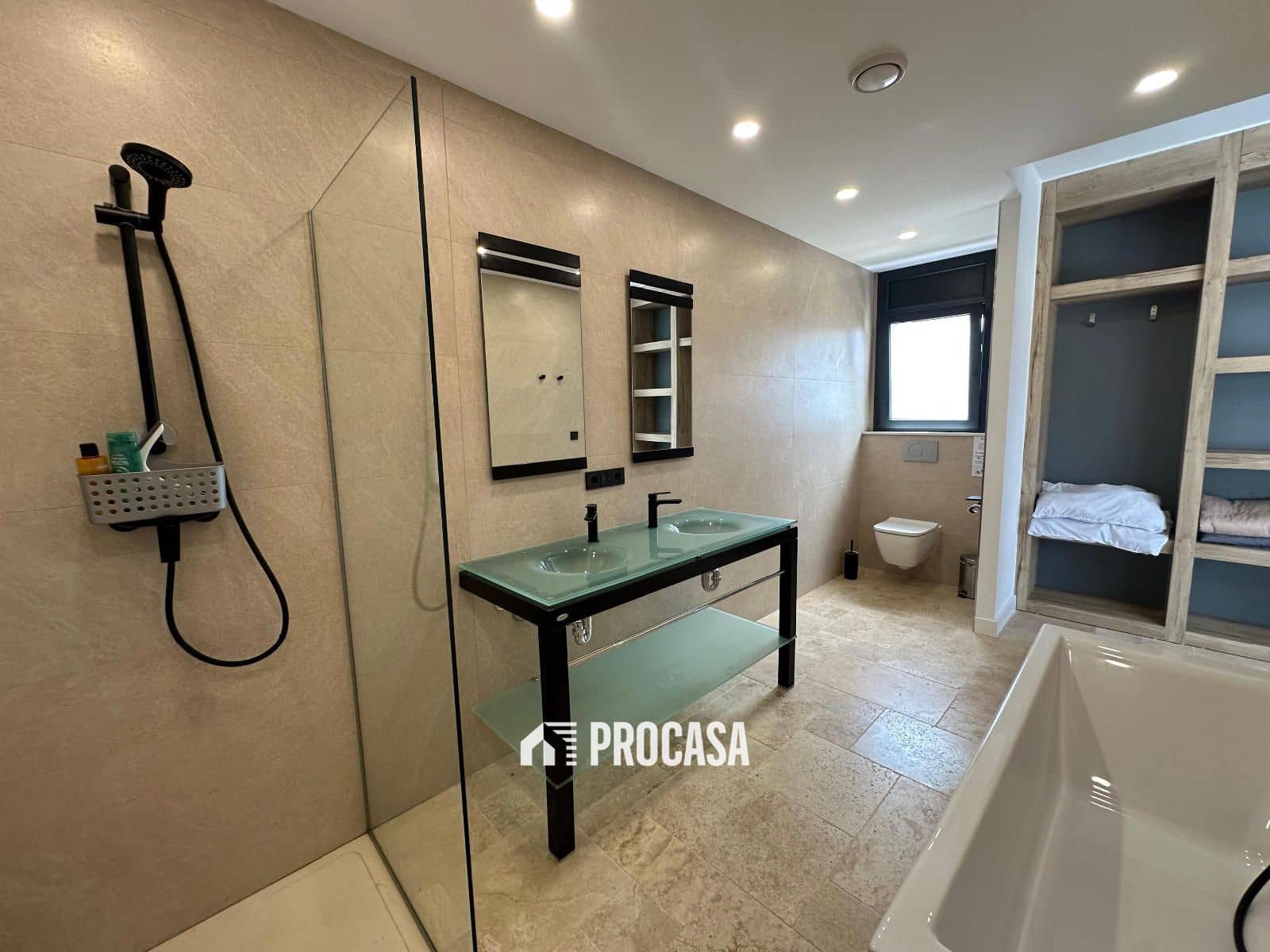 4 sypialnia Willa na sprzedaż w Empuriabrava z basenem garażem - 1 300 000 € (Ref: 8986361)