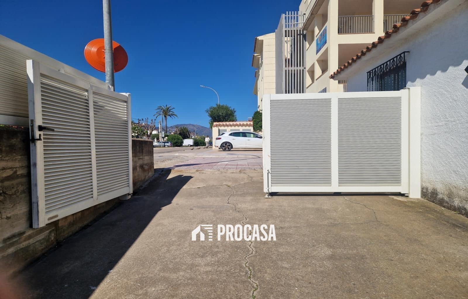 Garage til salg i Empuriabrava - € 75.000 (Ref: 8986362)