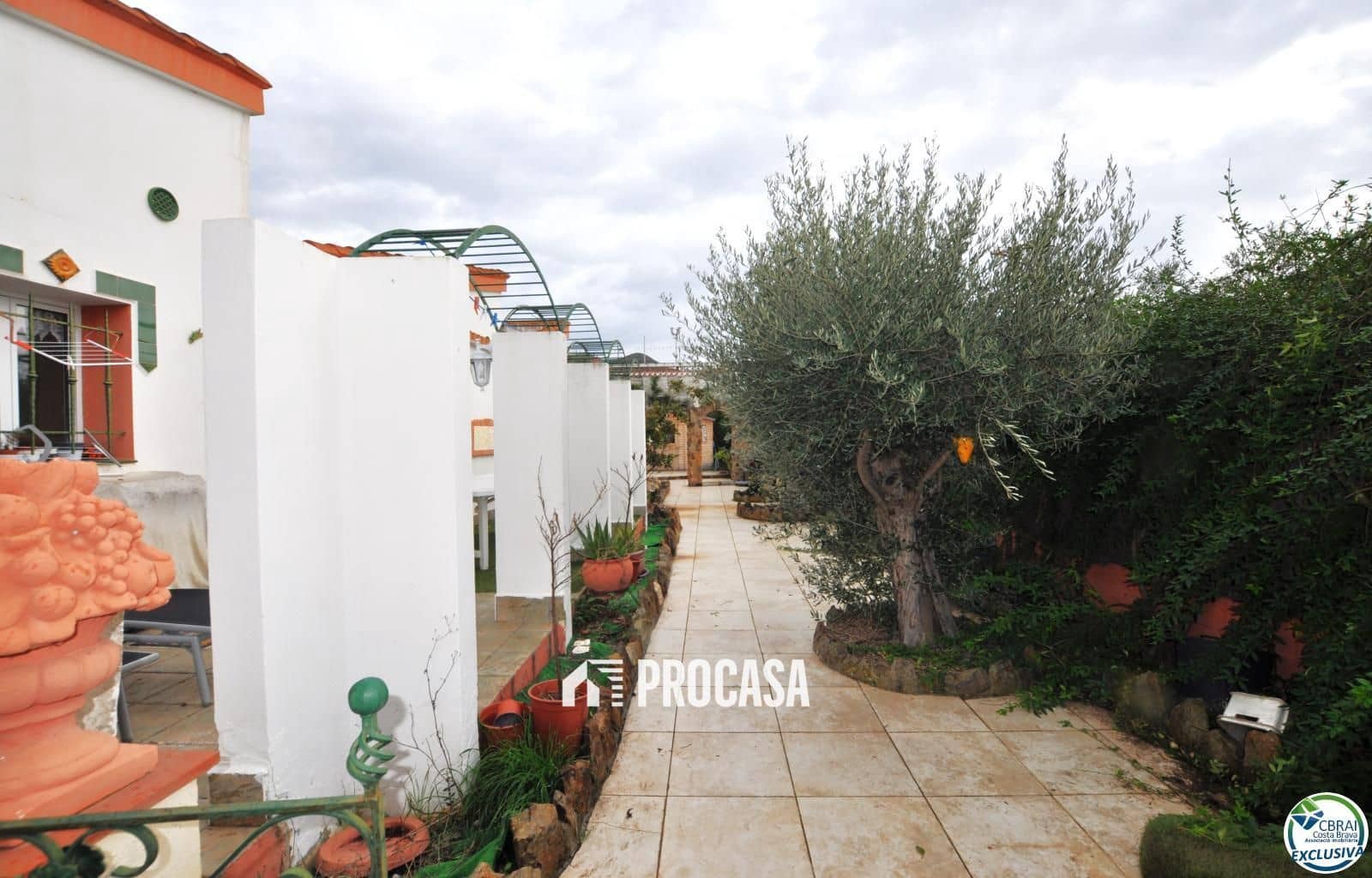 2 bedroom Villa for sale in Roses with garage - € 377,000 (Ref: 8989992)