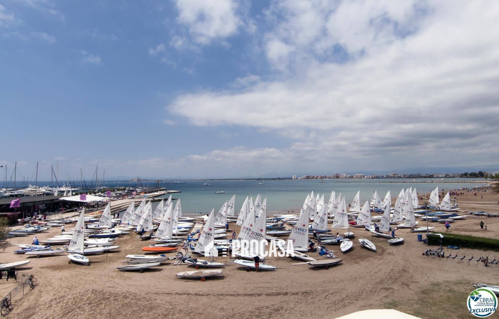 2 bedroom Villa for sale in Roses with garage - € 377,000 (Ref: 8989992)