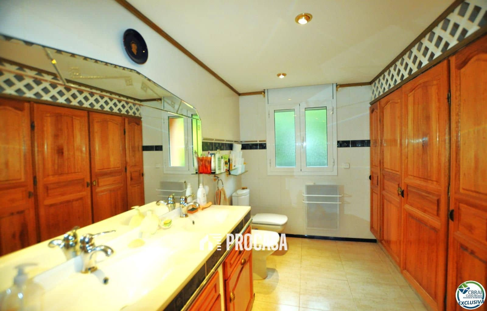 2 bedroom Villa for sale in Roses with garage - € 377,000 (Ref: 8989992)