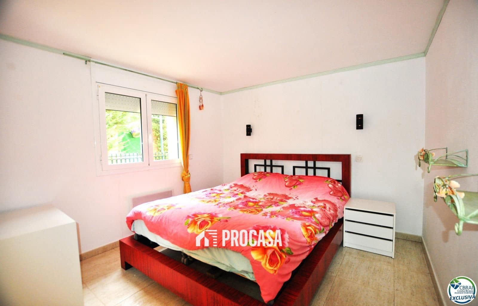 2 bedroom Villa for sale in Roses with garage - € 377,000 (Ref: 8989992)