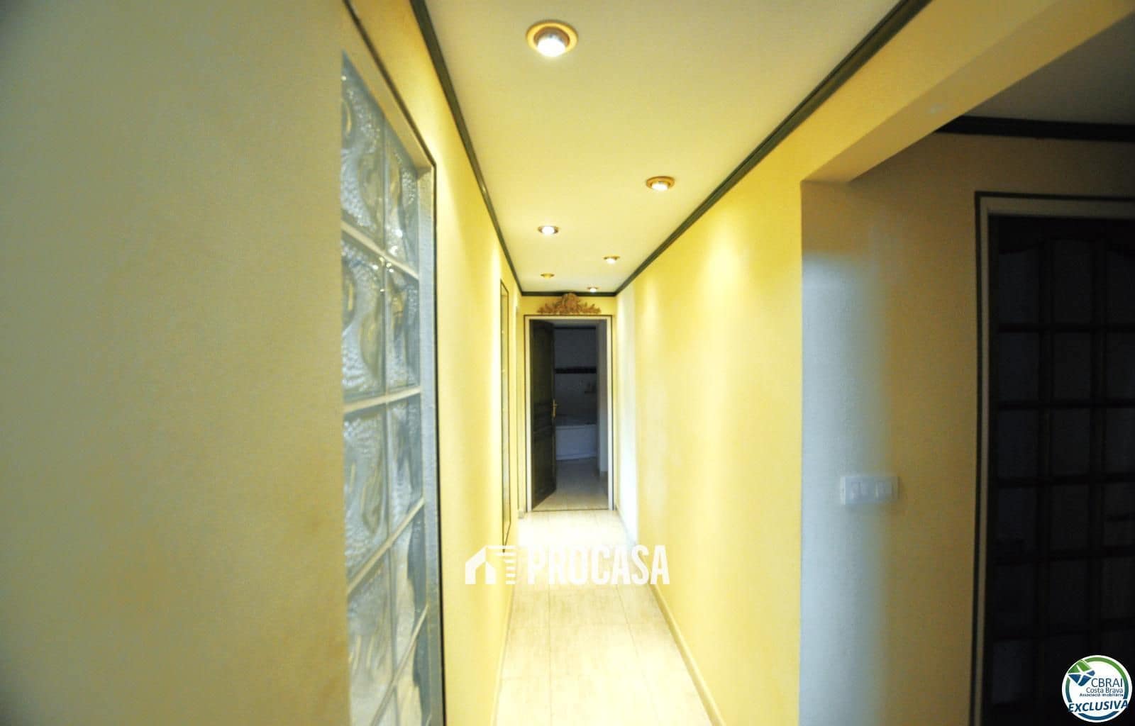 2 bedroom Villa for sale in Roses with garage - € 377,000 (Ref: 8989992)