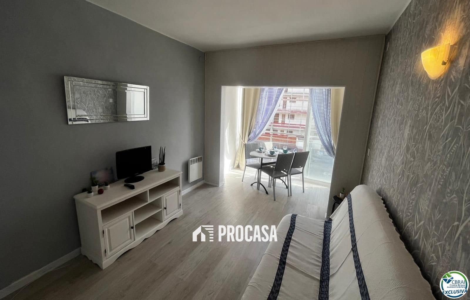 Flat for sale in Roses - € 112,000 (Ref: 8997323)