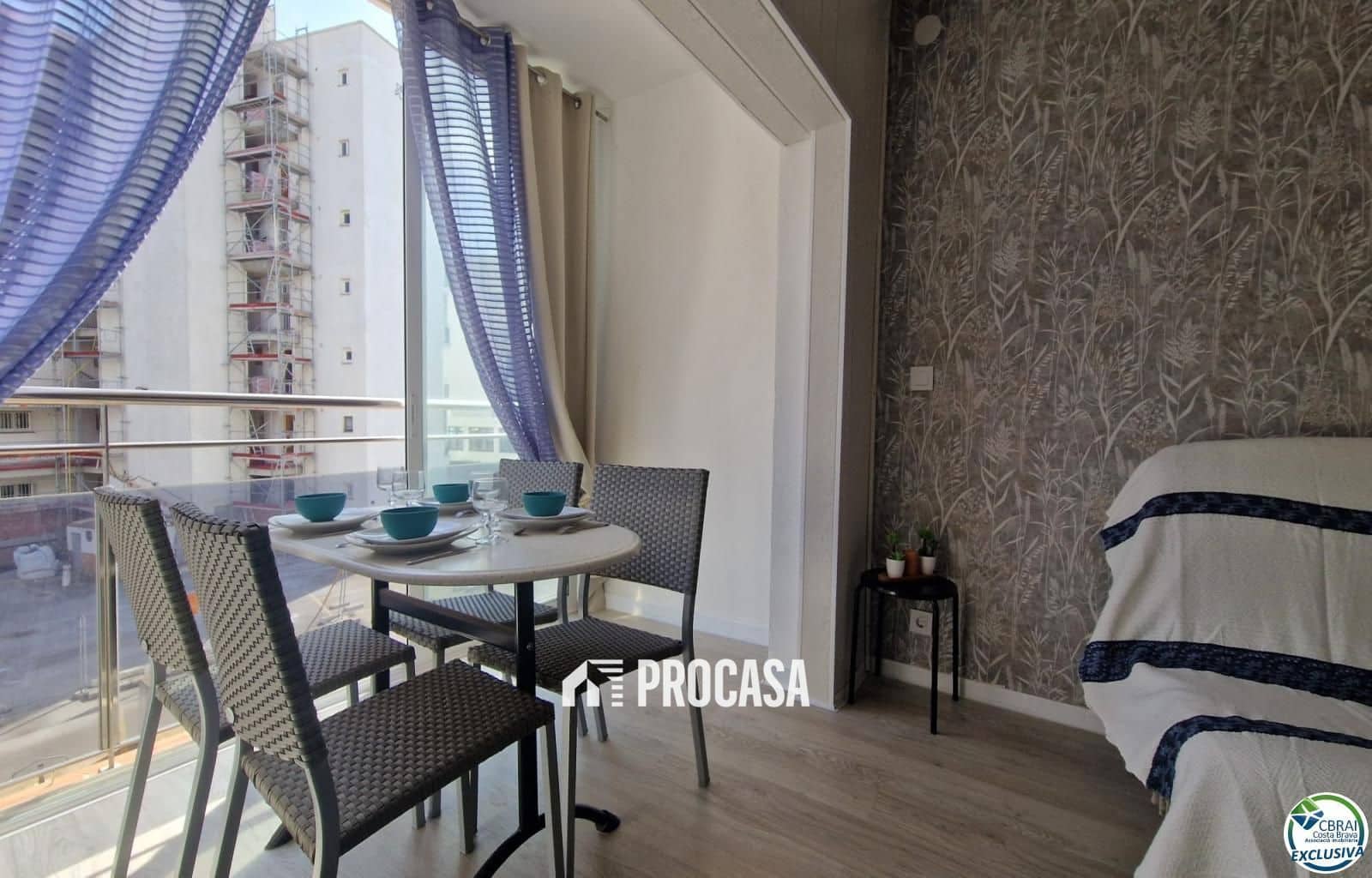 Flat for sale in Roses - € 112,000 (Ref: 8997323)
