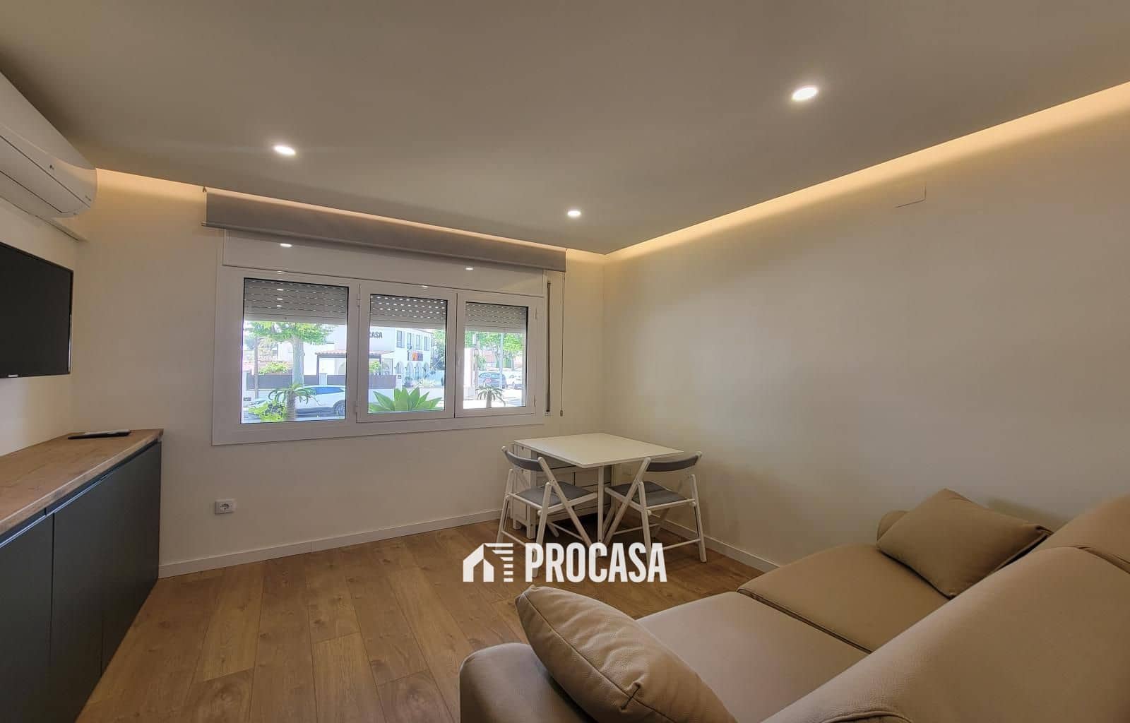 Flat te koop in Empuriabrava - € 98.000 (Ref: 9002394)