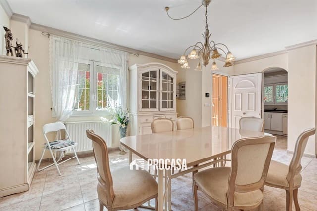 5 Zimmer Villa zu verkaufen in Empuriabrava, Castelló d'Empúries mit Pool Garage - 470.000 € (Ref: 9003901)